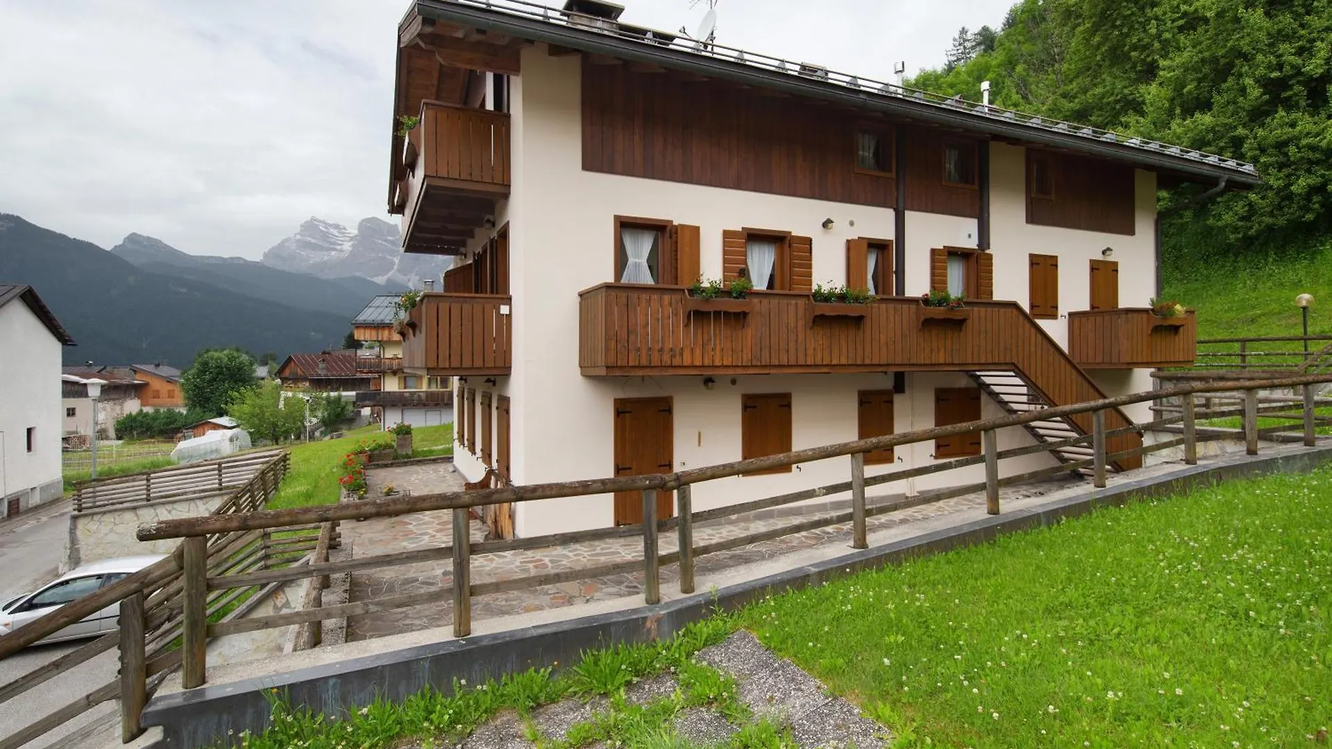 Appartamento Al Pelmo A Vinigo Apartment